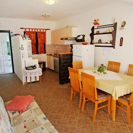 Dijana-2 By Interhome Appartement Prigradica